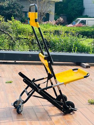 फोल्डेबल क्रॉस टाइप एल्यूमीनियम मिश्र धातु सीढ़ी स्ट्रेचर क्रॉलर संरचना हल्के वजन छोटे आकार