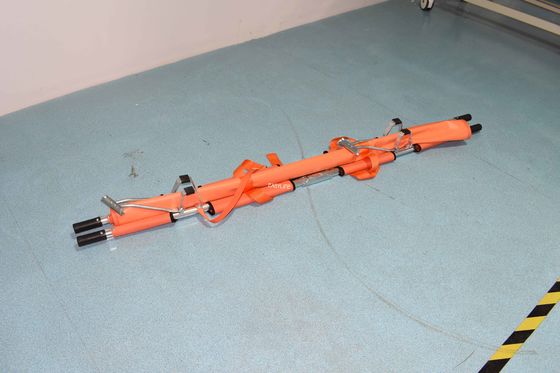 मेडिकल इमरजेंसी के लिए मरीज़ को पकड़ने वाले स्ट्रैप के साथ फ़ोल्ड करने योग्य दो फ़ोल्ड स्ट्रेचर एल्युमीनियम