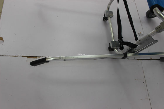 क्लास II 41KG मेडिकल रेस्क्यू एम्बुलेंस फोल्डिंग मैनुअल सीढ़ी निकासी चेयर स्ट्रेच 90 X 17 X 59 सेमी